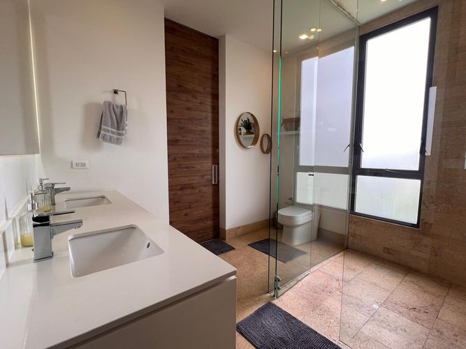 Casa en Arriendo en Envigado - Miniatura 8
