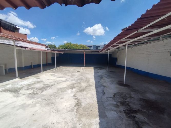 Parqueadero en  Arriendo en La america, Medellín - Imagen 1