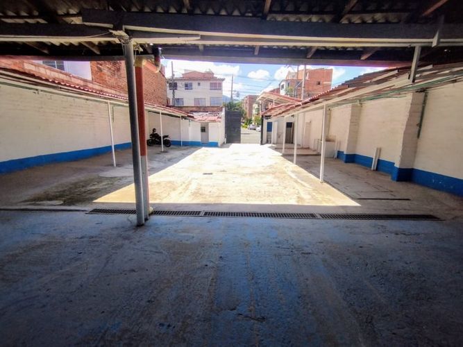 Parqueadero en  Arriendo en La america, Medellín - Miniatura 2