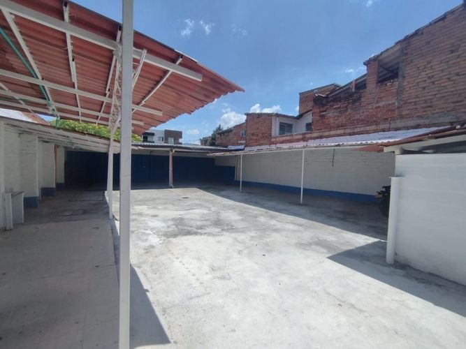 Parqueadero en  Arriendo en La america, Medellín - Miniatura 7