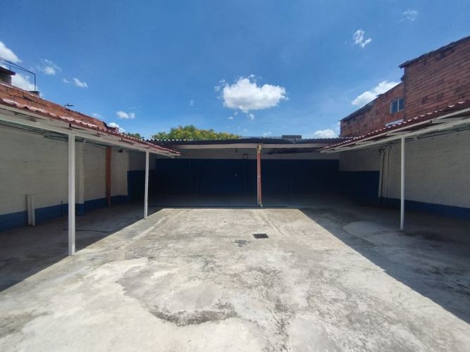 Parqueadero en  Arriendo en La america, Medellín - Miniatura 13