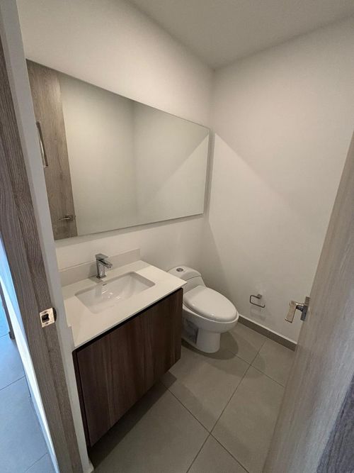 Apartaestudio en Venta en Los Balsos, Medellín - Miniatura 2