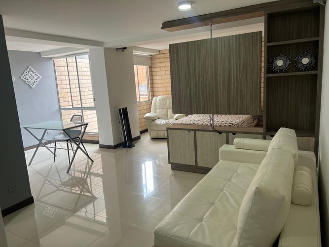 Apartaestudio en Arriendo en Laureles, Medellín - Imagen 1