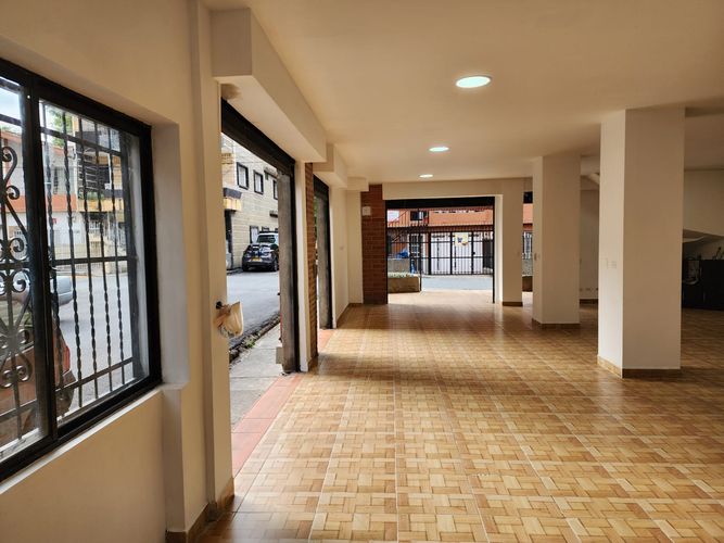 Local en  Arriendo en Santa lucia, Medellín - Miniatura 4