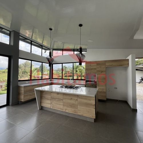 Casa en Arriendo en El carmen de viboral - Miniatura 2