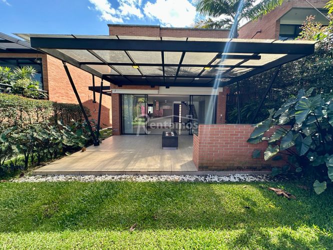 Casa en Arriendo en Loma del Chocho, Envigado - Imagen 1