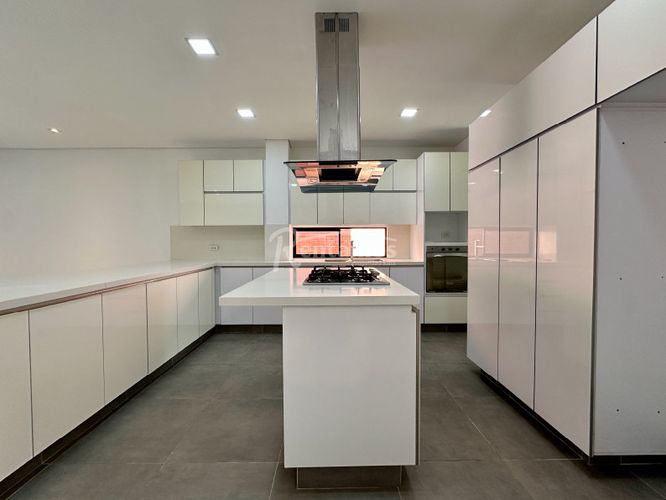 Casa en Arriendo en Loma del Chocho, Envigado - Miniatura 2