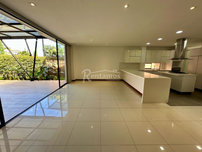 Casa en Arriendo en Loma del Chocho, Envigado - Miniatura 5