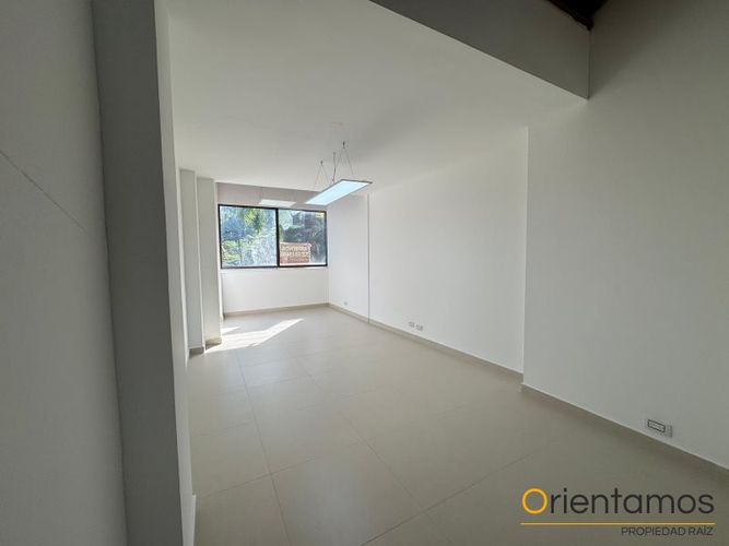 Oficina en Arriendo en El Poblado, Medellín - Miniatura 3