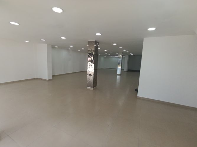 Edificio en Arriendo en Ciudad jardin, Cali - Imagen 1