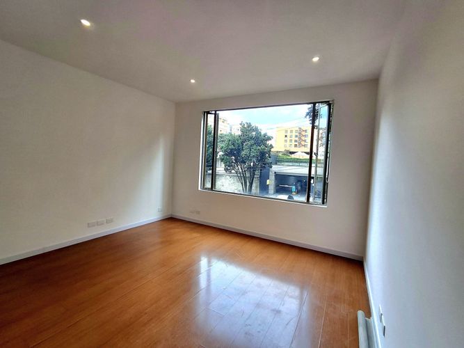 Oficina en Arriendo en Chico norte, Bogotá - Miniatura 2