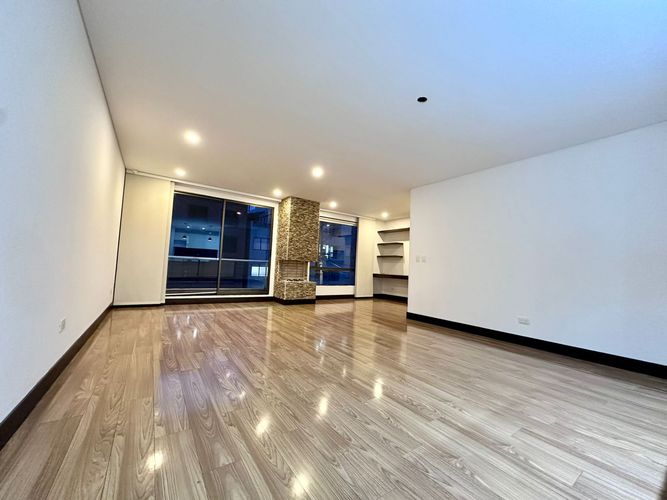 Apartamento en Arriendo en Santa Barbara, Bogotá - Miniatura 2