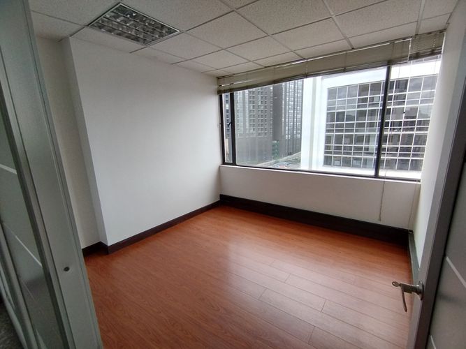 Oficina en Arriendo en Usaquen, Bogotá - Miniatura 10