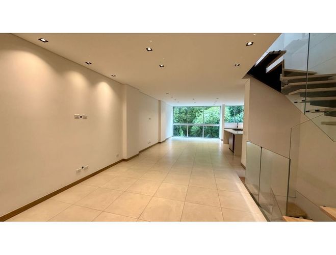 Casa en Arriendo en Envigado - Miniatura 2