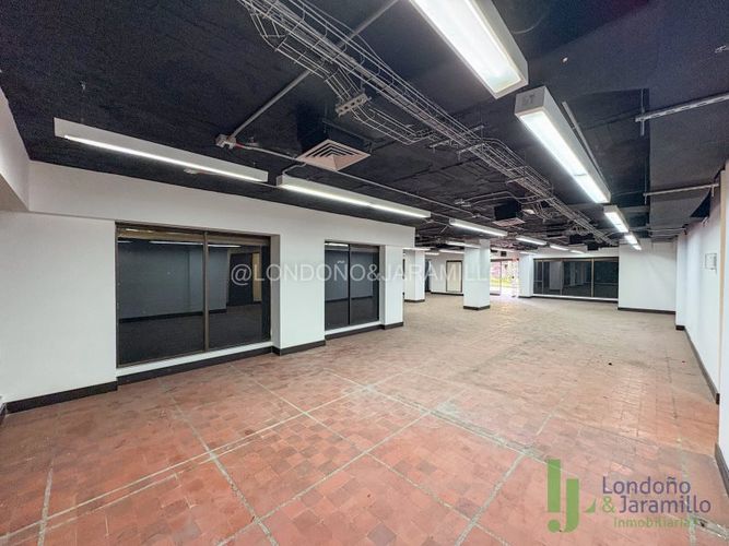 Local en Arriendo en Suramericana, Medellín - Imagen 1