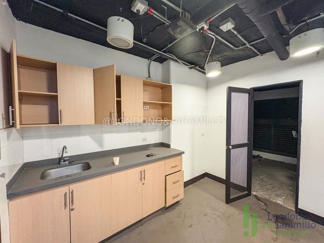 Local en Arriendo en Suramericana, Medellín - Miniatura 9