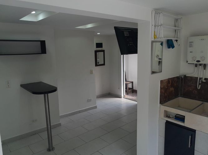 Apartaestudio en  Arriendo en Boston, Medellín - Miniatura 4