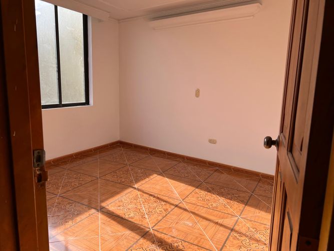 Casa en Arriendo en Medellín - Miniatura 3