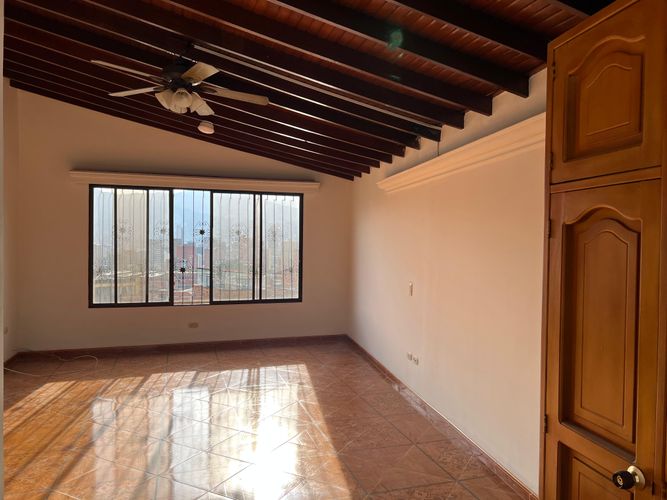 Casa en Arriendo en Medellín - Miniatura 8