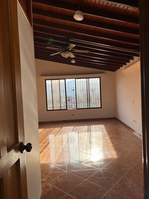 Casa en Arriendo en Medellín - Miniatura 16