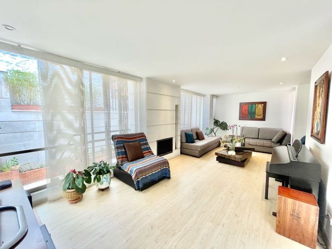 Casa en venta en Usaquen, Bogotá - Miniatura 2