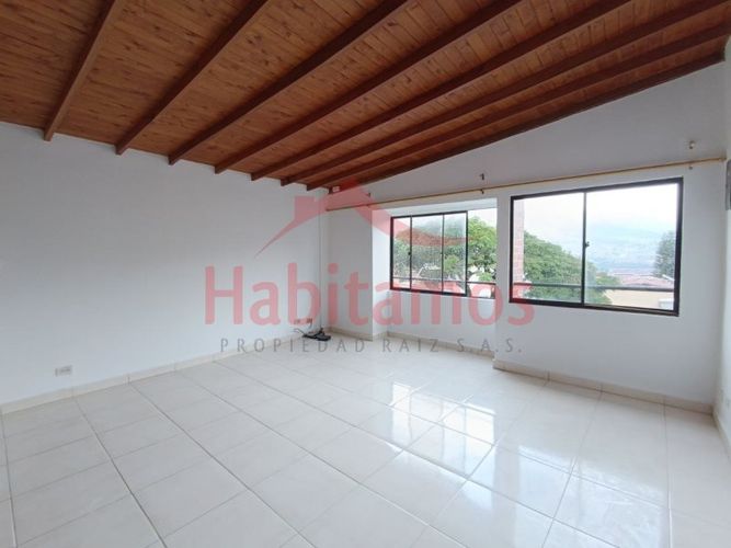 Apartamento en Arriendo en Laureles, Medellín - Imagen 1