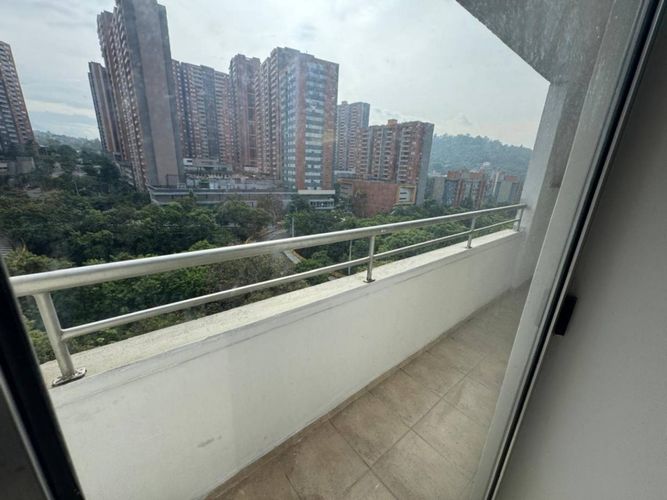Apartamento en Arriendo en Los colores, Medellín - Miniatura 5