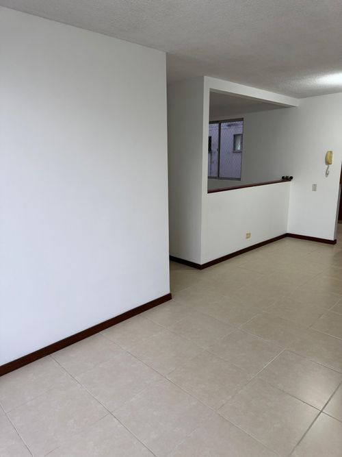 Apartamento en Arriendo en Prados del norte, Cali - Miniatura 2