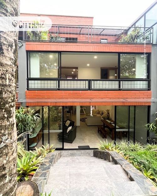 Casa en Arriendo en Milla de Oro, Medellín - Imagen 1
