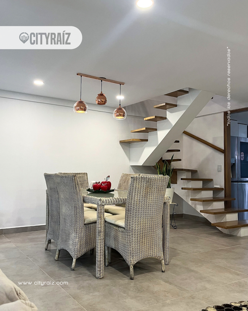 Casa en Arriendo en Milla de Oro, Medellín - Miniatura 5
