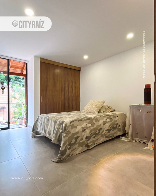 Casa en Arriendo en Milla de Oro, Medellín - Miniatura 11