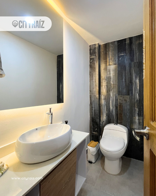 Casa en Arriendo en Milla de Oro, Medellín - Miniatura 17