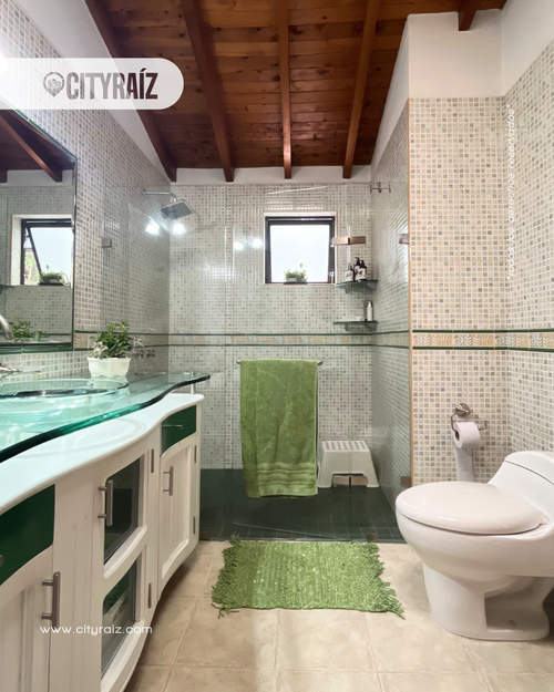 Casa en Arriendo en Milla de Oro, Medellín - Miniatura 18