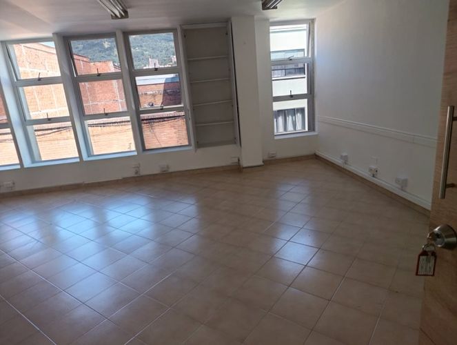 Oficina en Arriendo en Zona centro, Envigado - Miniatura 2