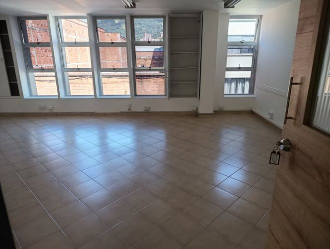 Oficina en Arriendo en Zona centro, Envigado - Miniatura 4