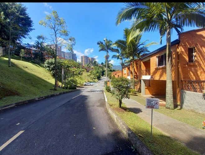 Casa en  Arriendo en Loma del Escobero, Envigado - Miniatura 3