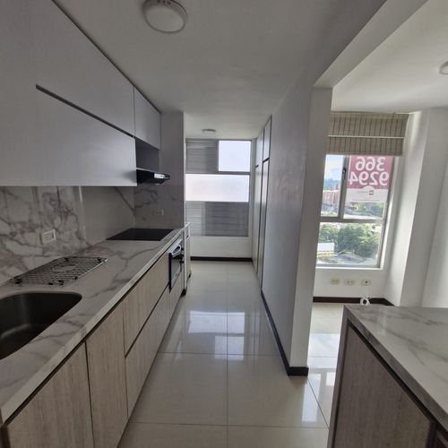 Apartamento en Arriendo en Loma De San Julian, Medellín - Miniatura 2