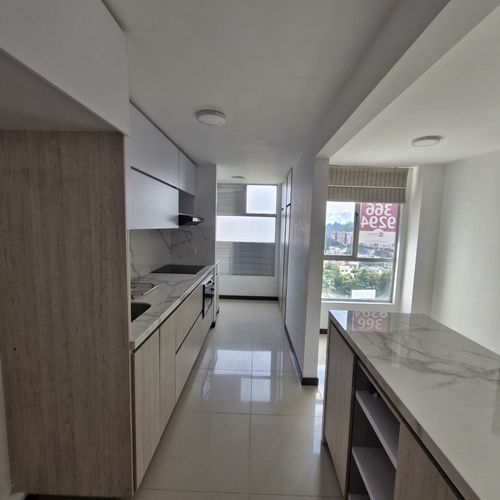Apartamento en Arriendo en Loma De San Julian, Medellín - Miniatura 3