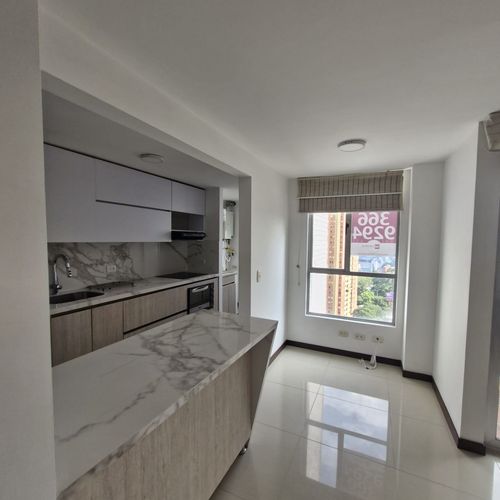 Apartamento en Arriendo en Loma De San Julian, Medellín - Miniatura 4