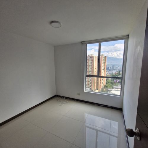 Apartamento en Arriendo en Loma De San Julian, Medellín - Miniatura 9