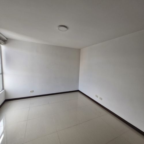Apartamento en Arriendo en Loma De San Julian, Medellín - Miniatura 10
