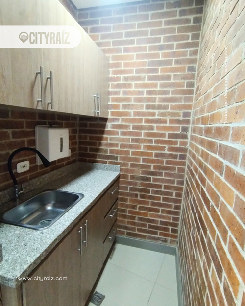 Oficina en Arriendo en Castropol, Medellín - Miniatura 5