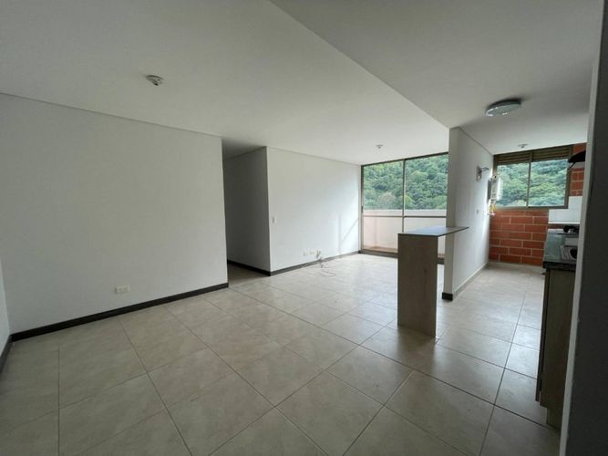 Apartamento en Arriendo en Rodeo Alto, Suroccidente, Medellín - Miniatura 2