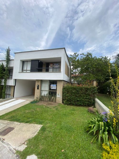 Casa en Arriendo en La estrella - Imagen 1