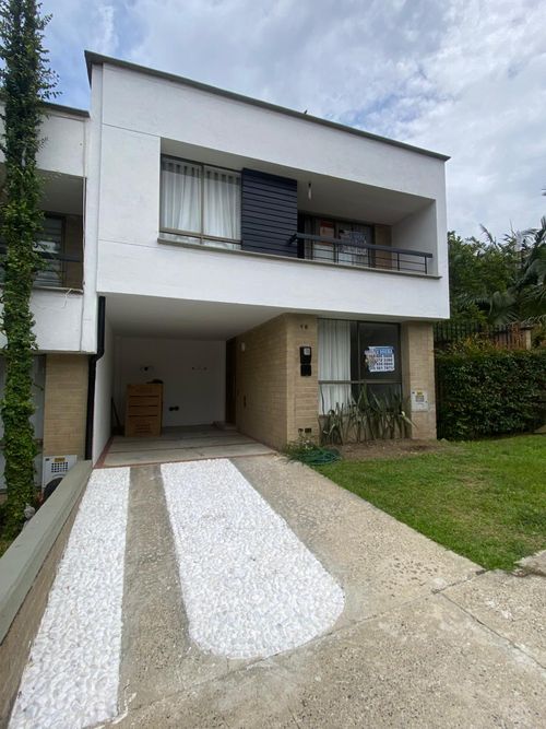 Casa en Arriendo en La estrella - Miniatura 2