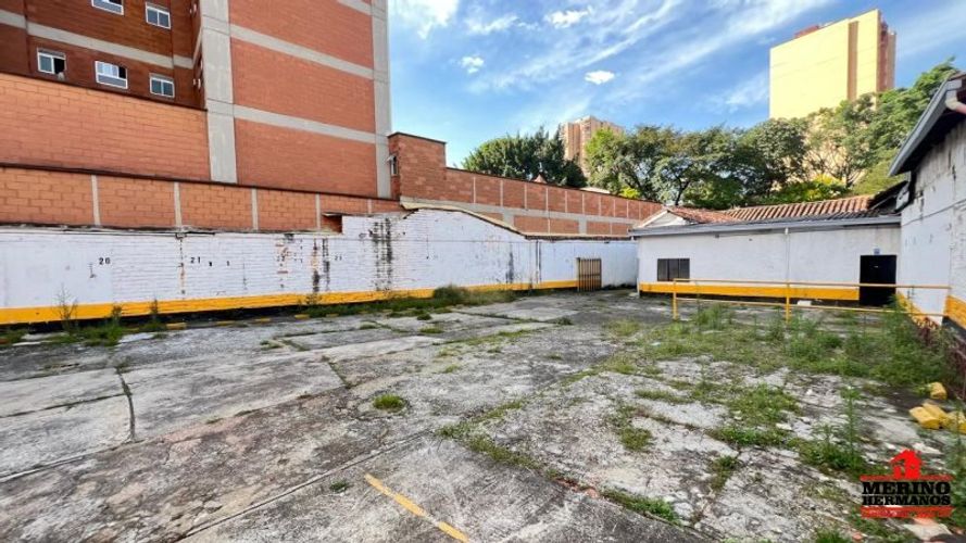 Parqueadero en Arriendo en Boston, Medellín - Miniatura 7