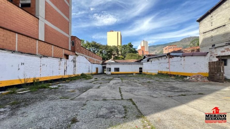 Parqueadero en Arriendo en Boston, Medellín - Miniatura 9