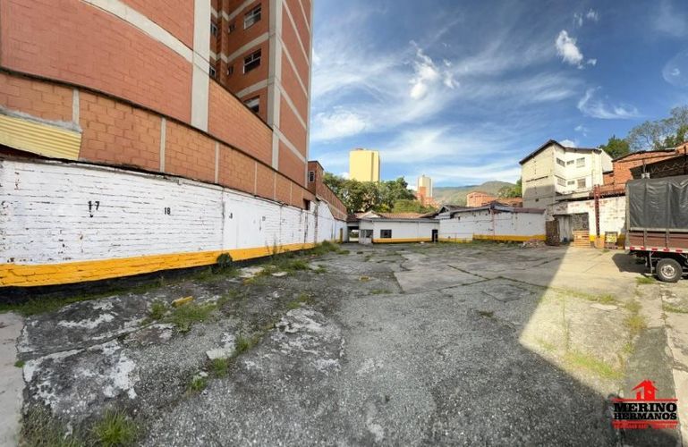 Parqueadero en Arriendo en Boston, Medellín - Miniatura 12