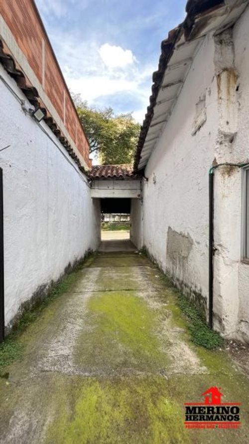 Parqueadero en Arriendo en Boston, Medellín - Miniatura 14