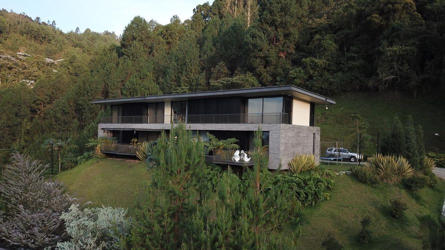 Casa en Arriendo en Medellín - Miniatura 2
